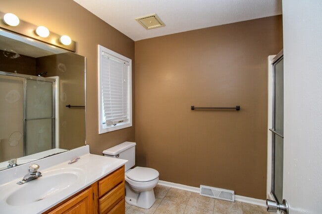 Building Photo - Beautiful Single Family Home located in South Columbia
