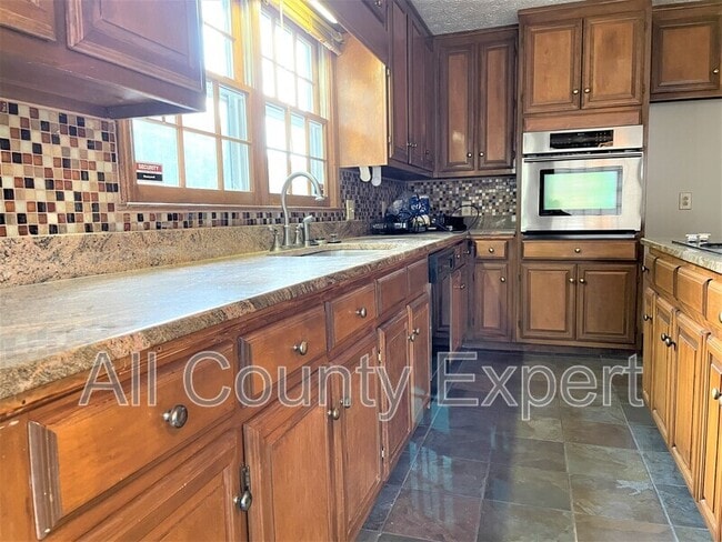 Building Photo - 2470 Valentines Ct