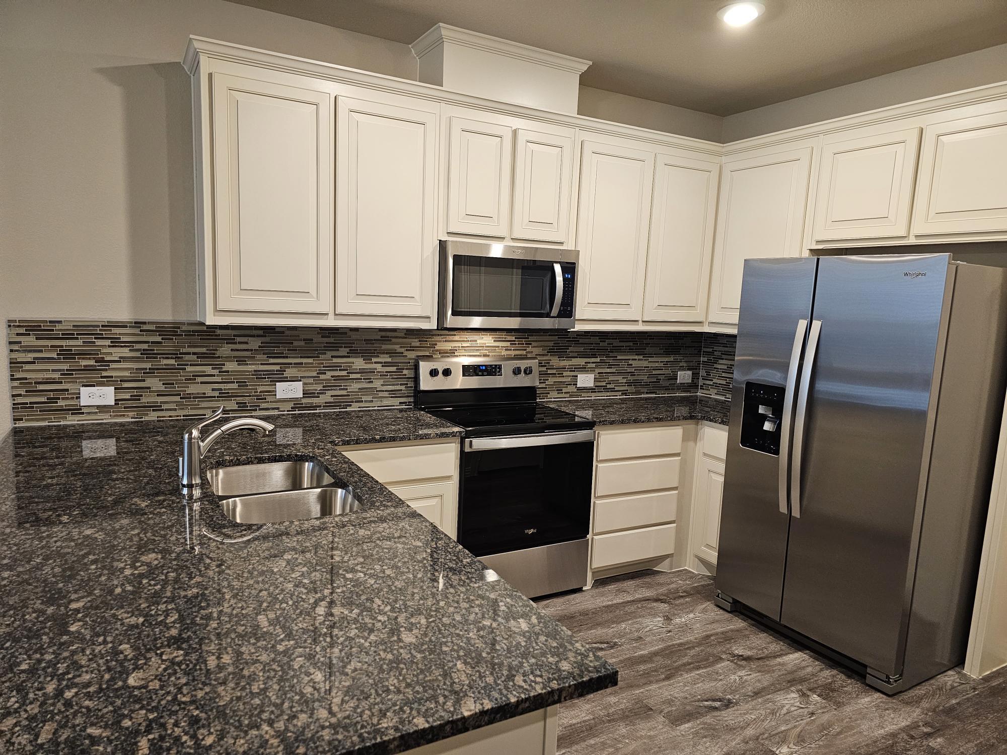 Kitchen - 3405 Solana Cir
