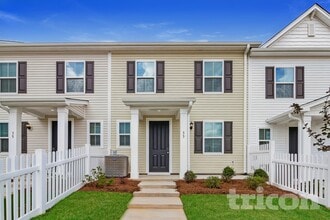 Building Photo - 714 Simpson Farm Rd