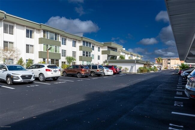 Building Photo - 2300 Aaron St