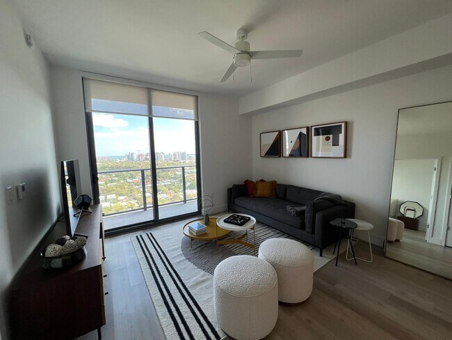 Building Photo - 2972 SW 38th Ave