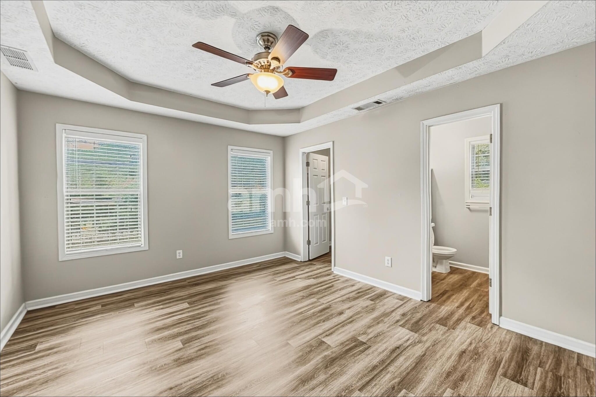 Building Photo - 2535 Lakeview Trl