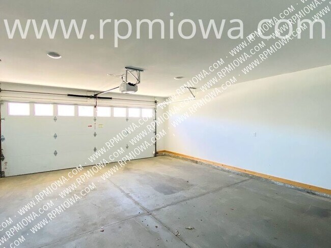 Building Photo - 1104 Cheyenne Dr