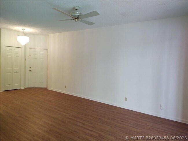 Building Photo - 5801 Coach House Cir