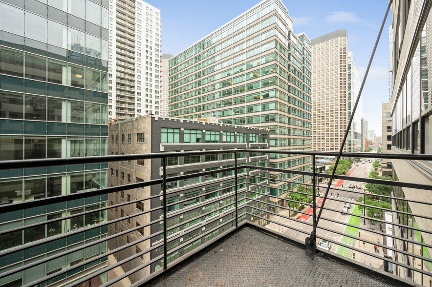 Building Photo - 130 S Canal St