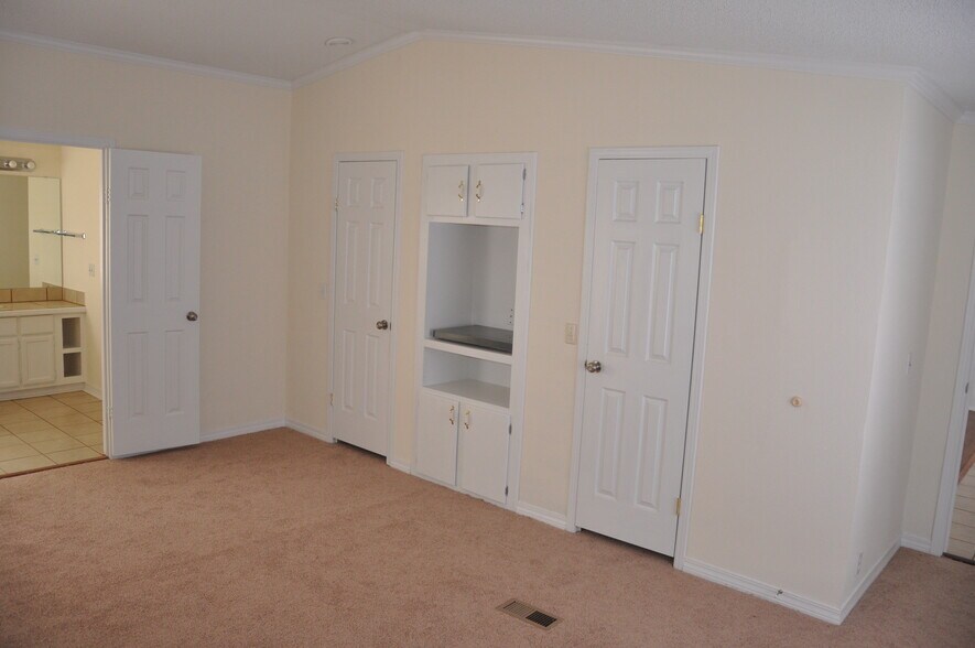 Building Photo - 14939 Angela Dr