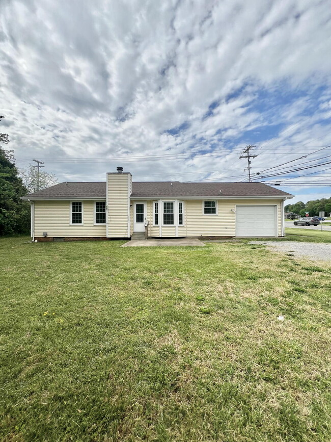 Building Photo - 2303 Stokes Rd