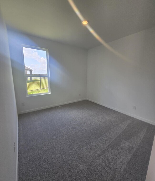 Building Photo - 3053 Avineda Sonoma Dr