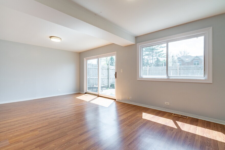 Building Photo - 731 Hibbard Rd