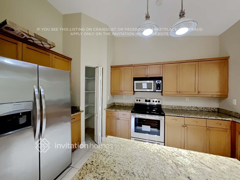 Building Photo - 1445 SW 11th Pl