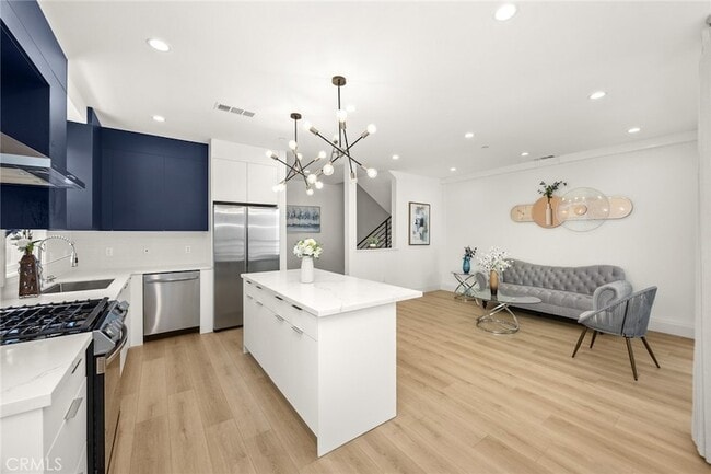 Building Photo - 137 St Francis St