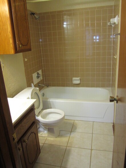 Building Photo - 2701 Pennington Ave