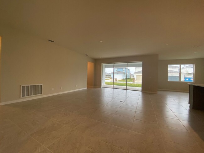 Building Photo - SAINT CLOUD - SPLIT OAK RESERVE - 3BR/3BA ...