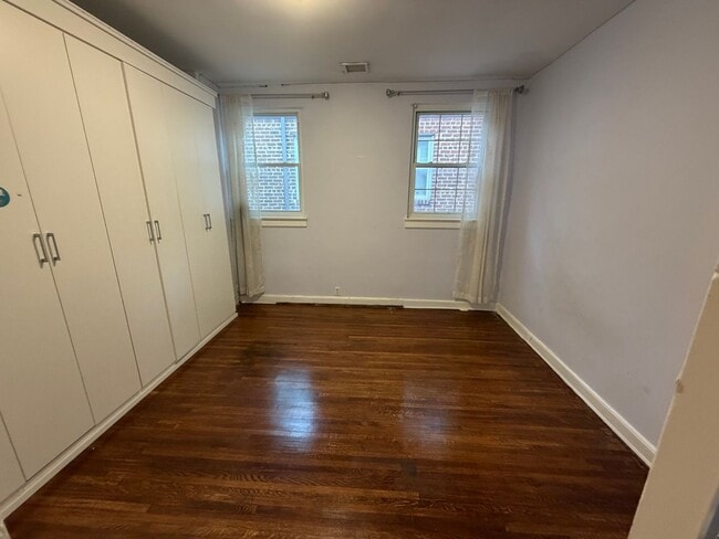 Building Photo - 121 Bentley Ave