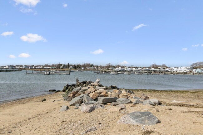 Building Photo - 15 Sols Point Rd