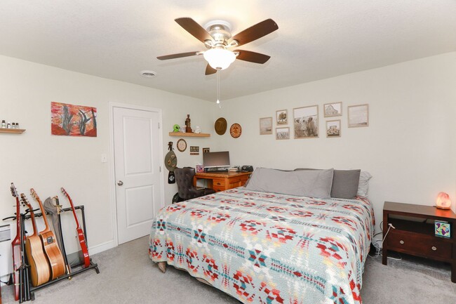 Building Photo - Stylish 3-Bed Brick Home in Central VB!