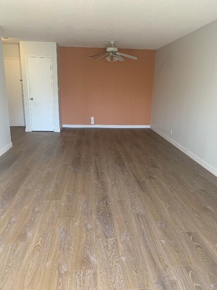 Building Photo - 409 Burchett St