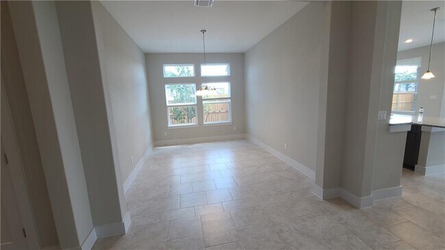 Building Photo - 2116 Palmera Ridge Blvd