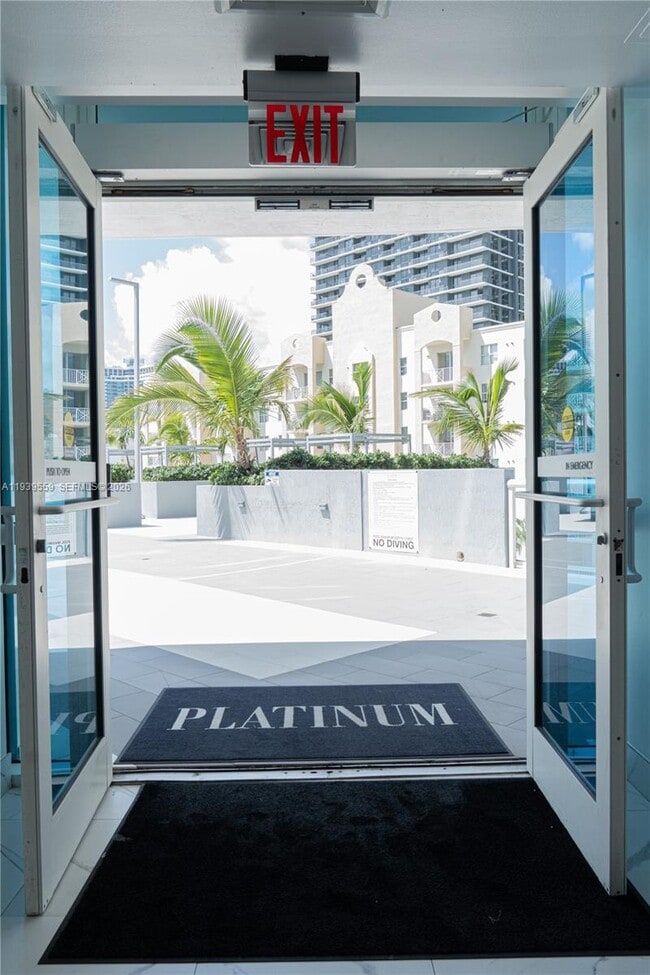 Building Photo - 480 NE 30th St