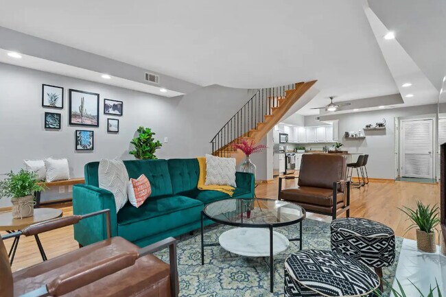 Primary Photo - 1450 W Webster Ave