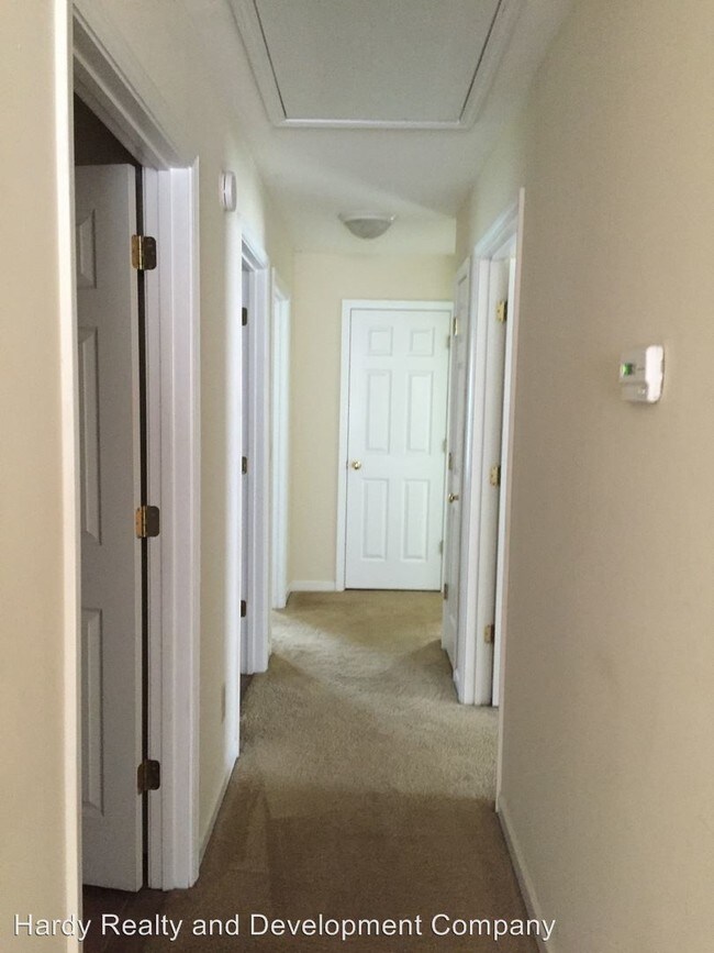 Building Photo - 21-23 Dempsey Rd NE