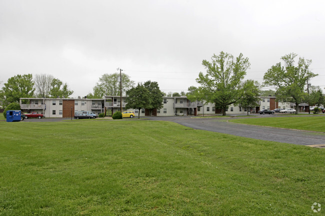 Building Photo - Harpeth Hills Apartments