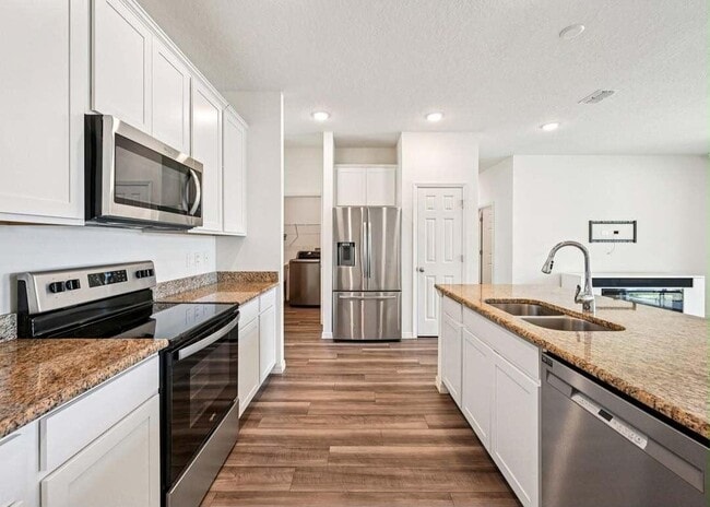 Building Photo - 4126 Birchwood Dr