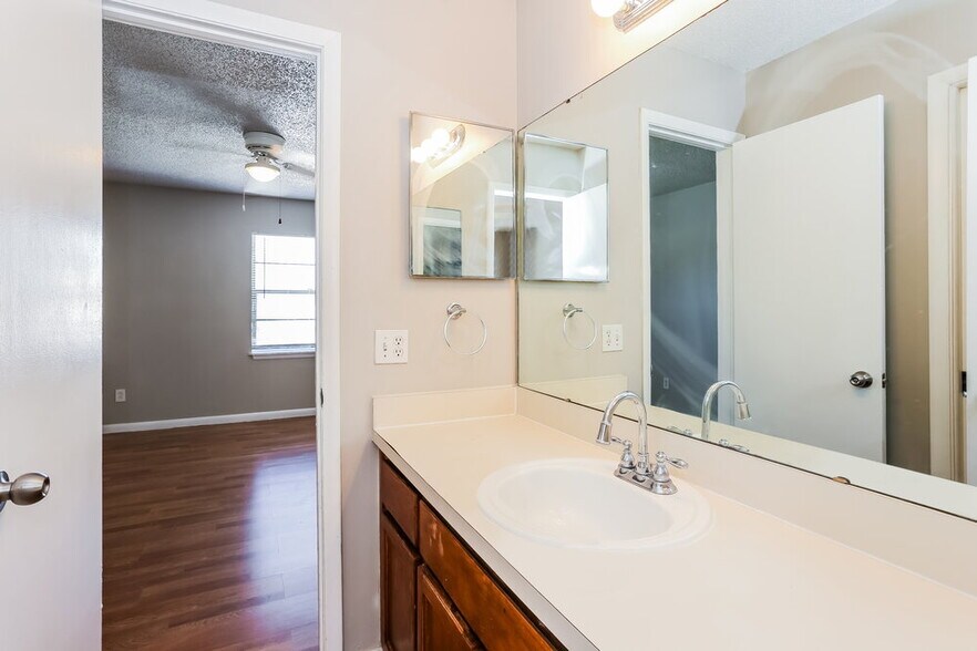 Building Photo - 7656 Arble Dr