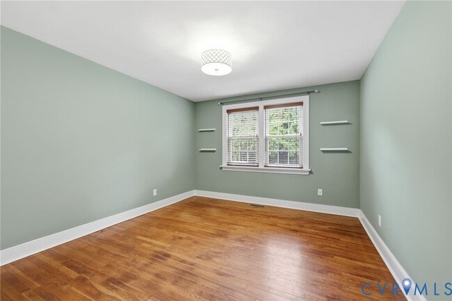 Building Photo - 7603 S Pinehill Dr