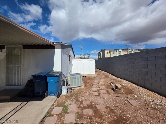 Building Photo - 2916 Gavilan Ln