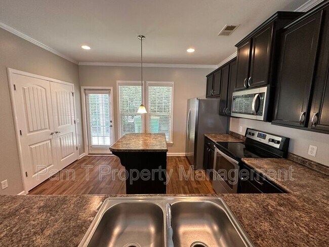 Building Photo - 106 Sonata Cir