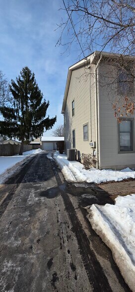 Building Photo - 5635 London Dr