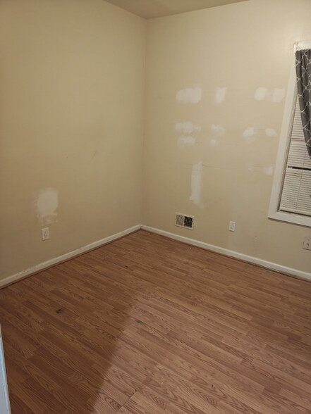 Building Photo - 234 E 9th Ave