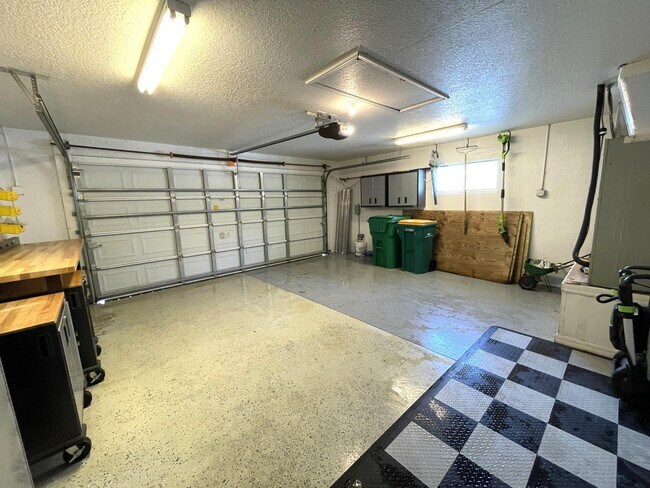 Building Photo - 1171 Tamango Dr