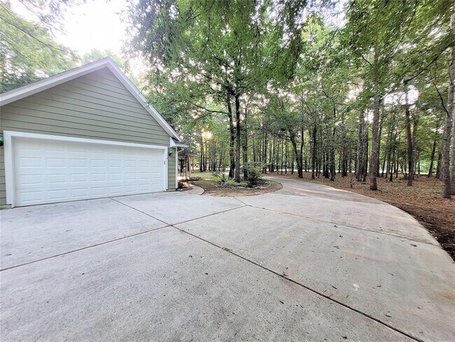 Building Photo - 23976 Arrowhead Point