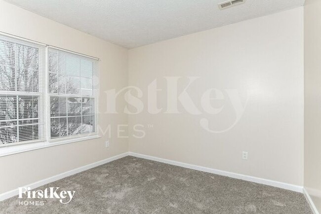 Building Photo - 917 Brookwood Dr