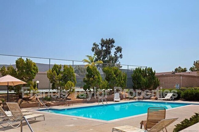 Building Photo - 912 Knoll Vista Dr