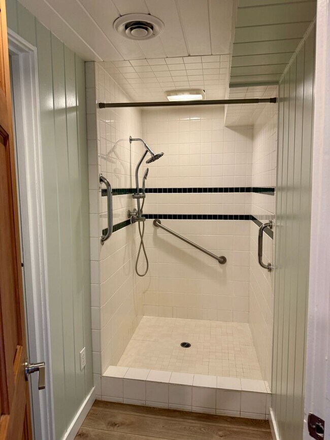 Building Photo - Super Cool Mid-Century Mod Meets Modern Updates and Amazing Pool