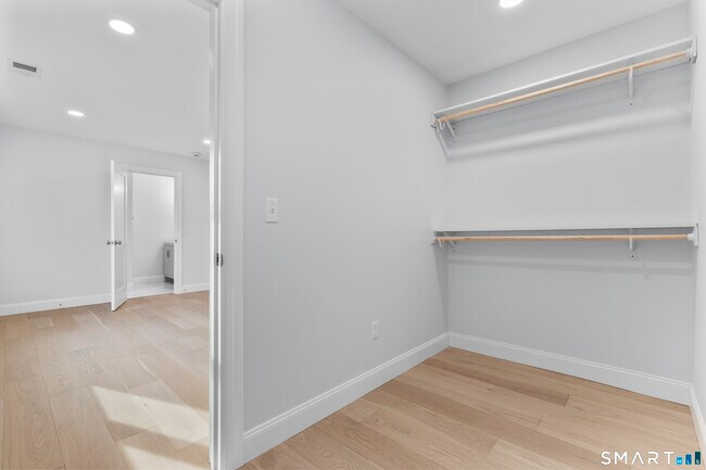 Building Photo - 183 Vesper St