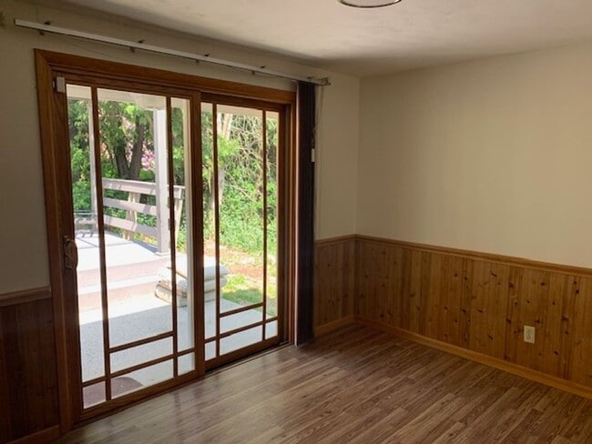 Building Photo - Renovated 3 Bedroom Single Family Home