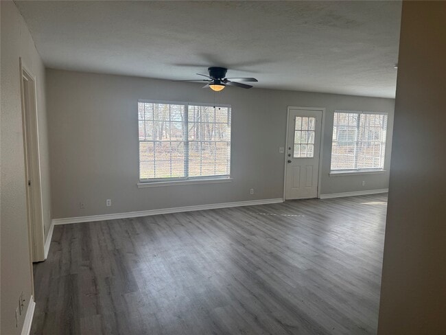 Building Photo - 140 Chuck Wagon