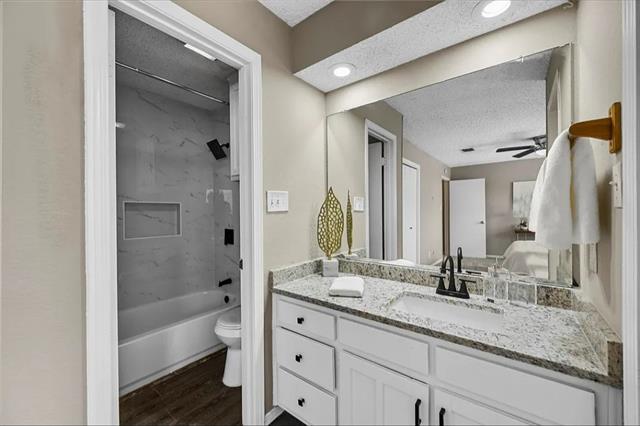 Building Photo - 2401 Long Ridge Ln