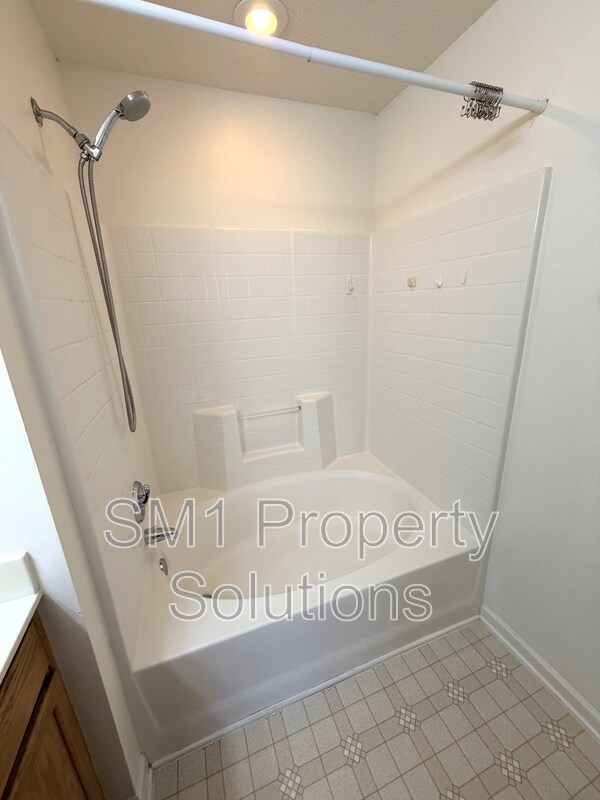 Building Photo - 5106 Bartholomew's Ln