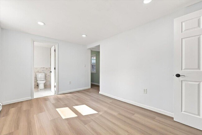 Building Photo - 149 37th St