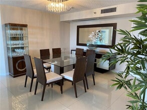 Building Photo - 3500 Mystic Pointe Dr