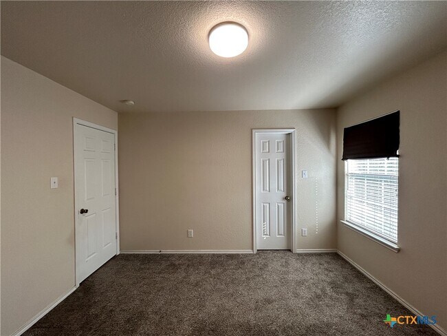 Building Photo - 424 Copper Hill Dr