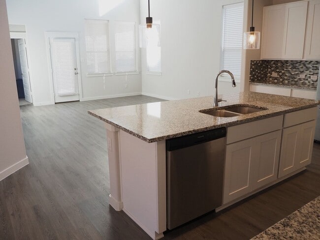 Building Photo - 2502 Sun Grove Rd