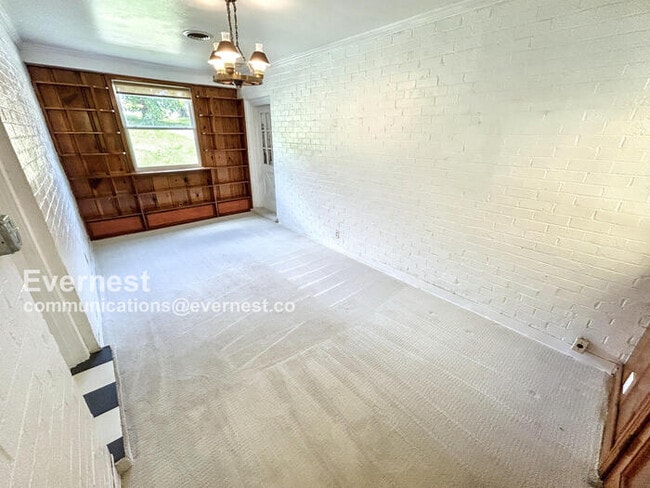 Building Photo - 1707 Porter Rd