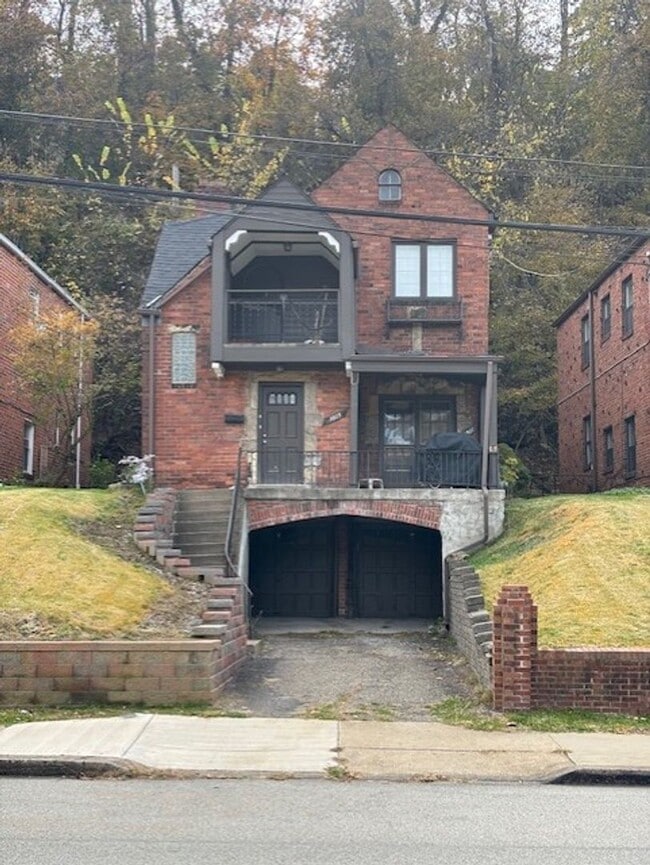 Building Photo - 3809 Beechwood Blvd
